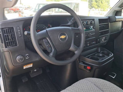 2025 Chevrolet Express 3500