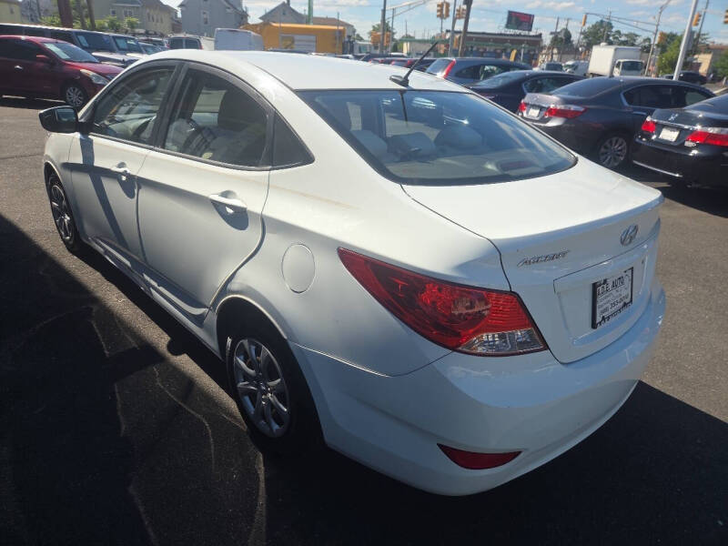 2013 Hyundai Accent GLS