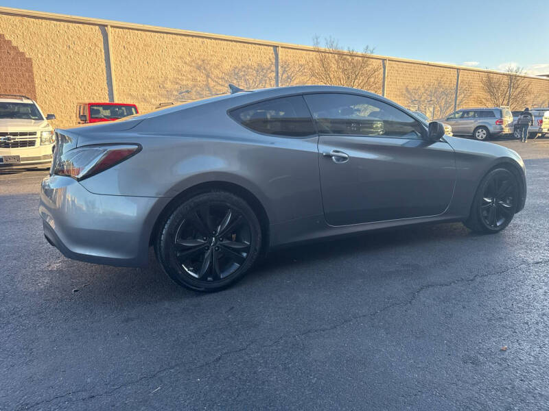 2010 Hyundai Genesis Coupe 2.0T Premium