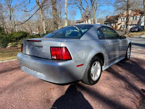 2000 Ford Mustang