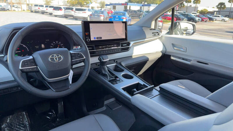 2025 Toyota Sienna