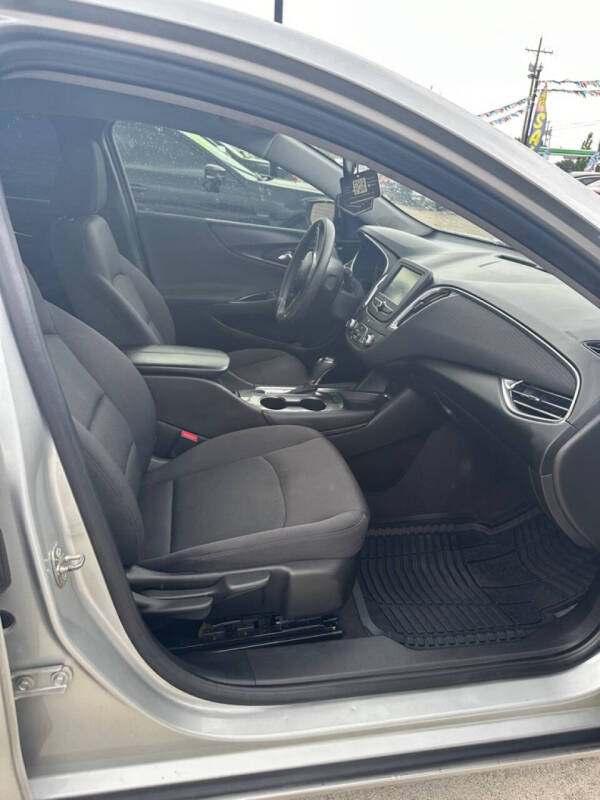 2017 Chevrolet Malibu LT