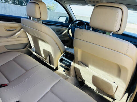 2013 BMW 5 Series 528i