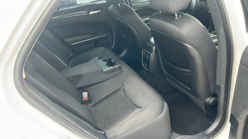 2019 Chrysler 300