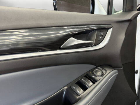 2022 Buick Enclave Essence
