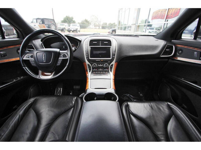 2019 Lincoln Nautilus Select
