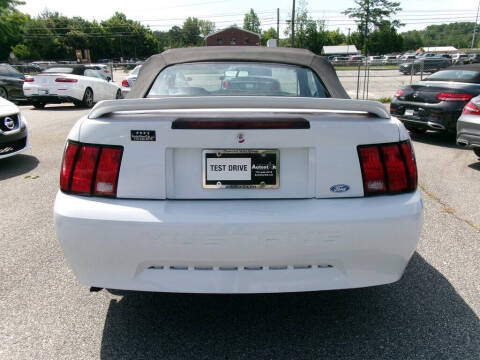 2000 Ford Mustang