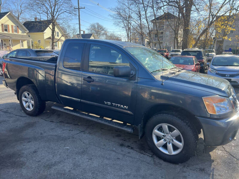 2014 Nissan Titan SV
