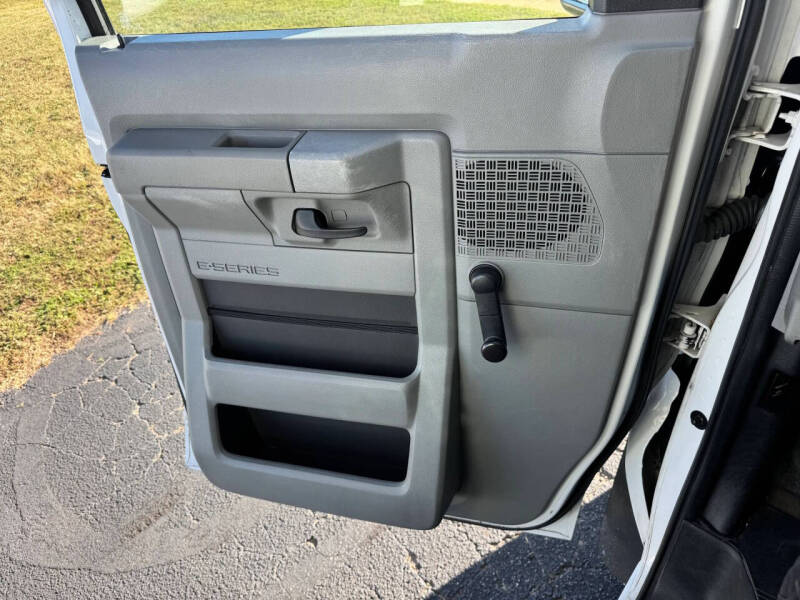 2017 Ford E-Series E-450 SD