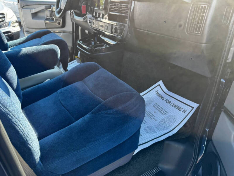 2025 Chevrolet Express 2500