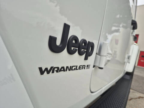 2023 Jeep Wrangler Sahara Altitude