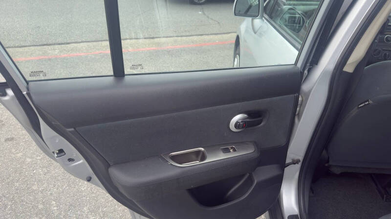 2010 Nissan Versa 1.8 S