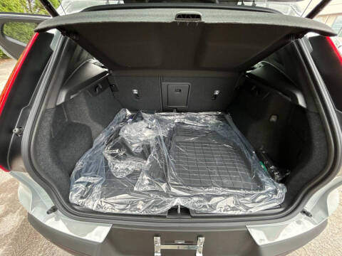 2026 Volvo XC40 B5 Plus
