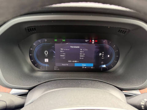 2023 Volvo XC60 B5 Plus Dark Theme