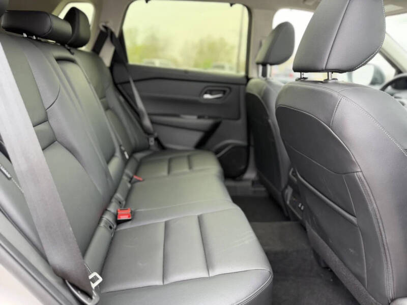 2025 Nissan Rogue SL