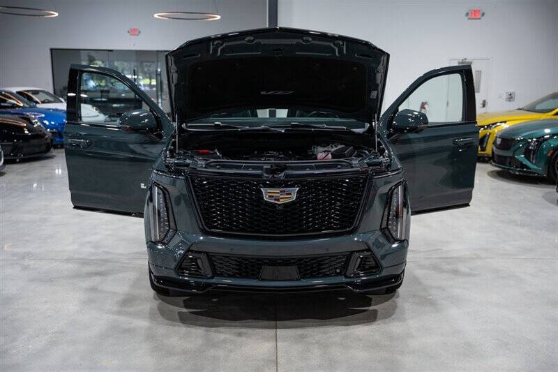 2025 Cadillac Escalade-V