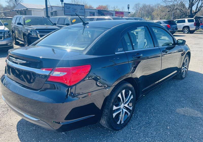 2014 Chrysler 200 LX