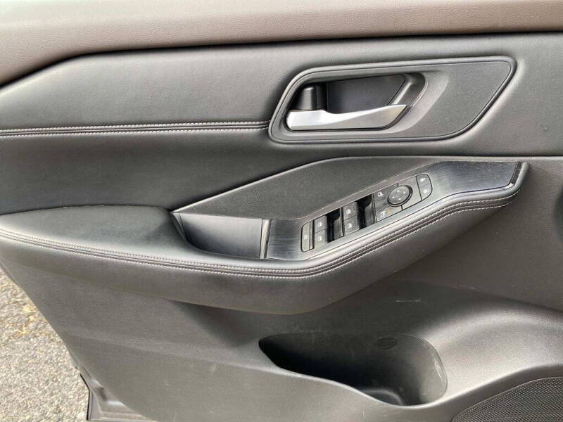 2022 Nissan Rogue SV