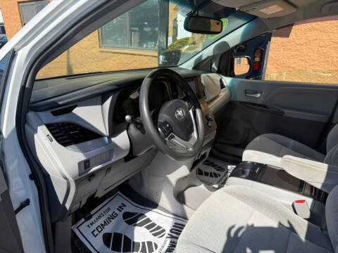 2016 Toyota Sienna LE 7-Passenger