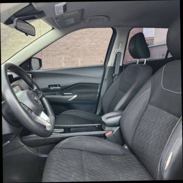 2022 Nissan Kicks SV