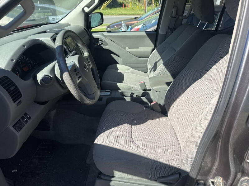2017 Nissan Frontier SV
