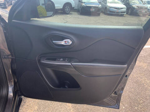 2016 Jeep Cherokee Latitude Altitude