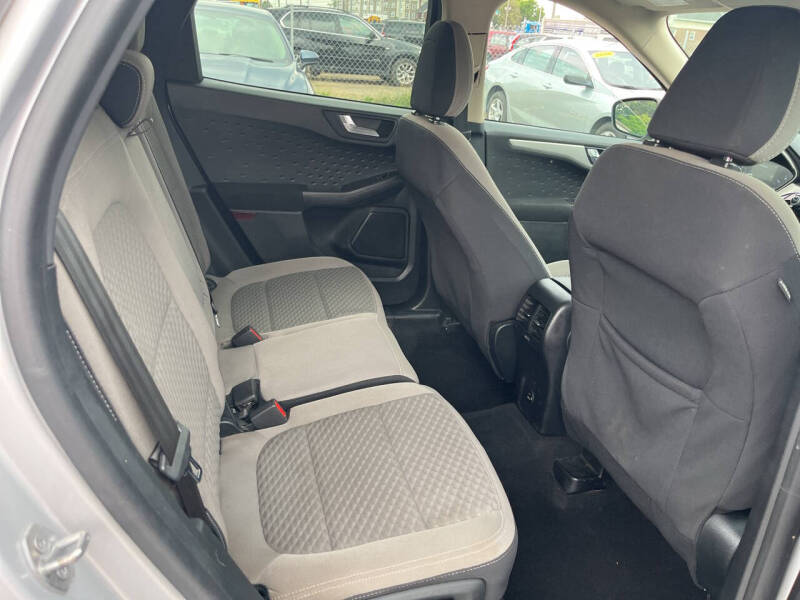 2020 Ford Escape SE