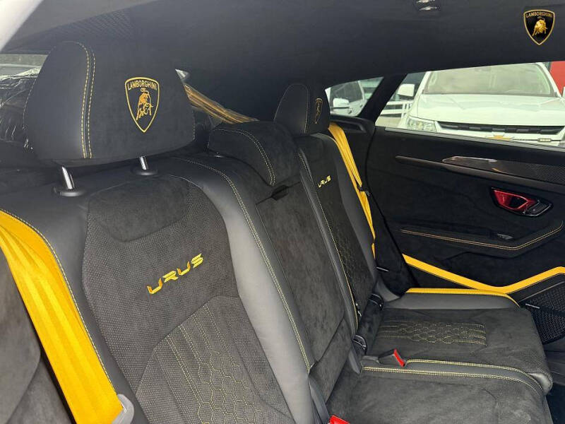 2024 Lamborghini Urus Performante