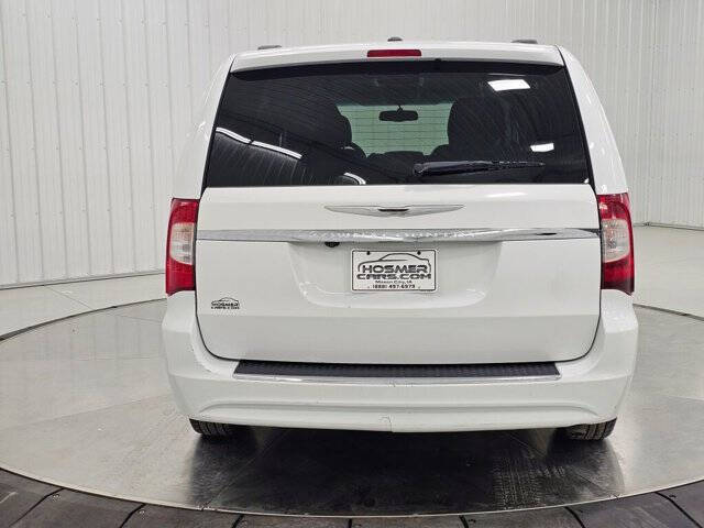 2016 Chrysler Town and Country Touring