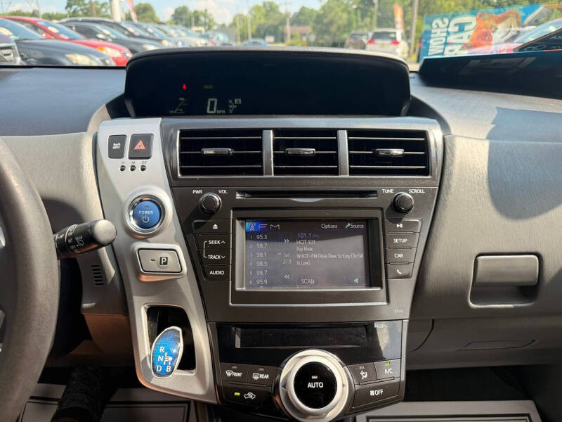 2013 Toyota Prius v Two