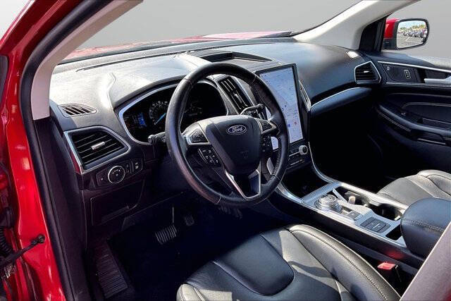 2021 Ford Edge Titanium