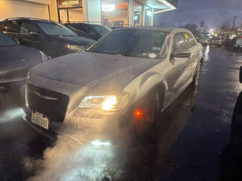 2018 Chrysler 300 Touring