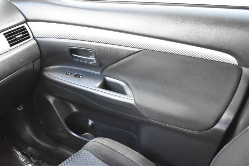 2018 Mitsubishi Outlander ES