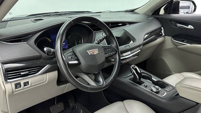 2020 Cadillac XT4 Premium Luxury