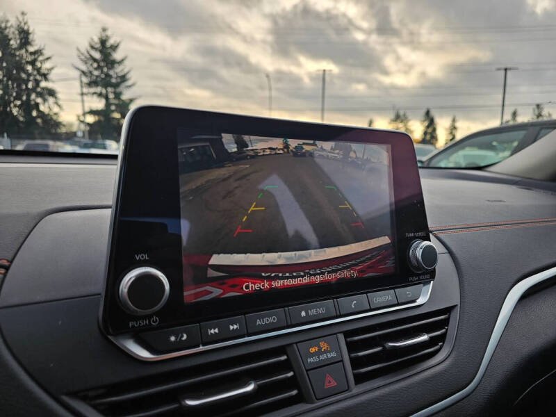 2022 Nissan Altima 2.5 SR