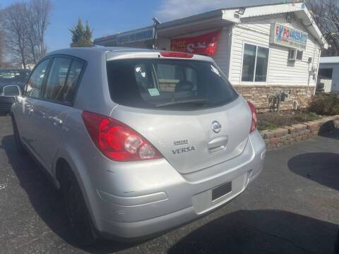 2009 Nissan Versa 1.8 S