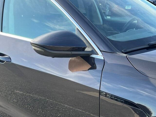 2024 Audi Q8 e-tron quattro Premium Plus