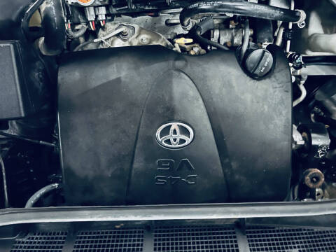 2017 Toyota Sienna LE 7-Passenger Auto Access Seat