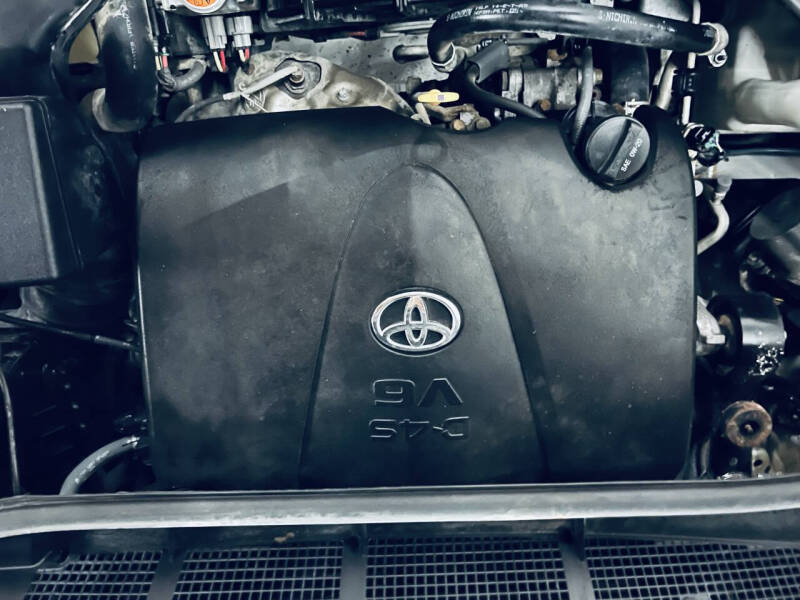 2017 Toyota Sienna LE 7-Passenger Auto Access Seat