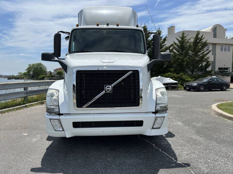 2017 Volvo VNL
