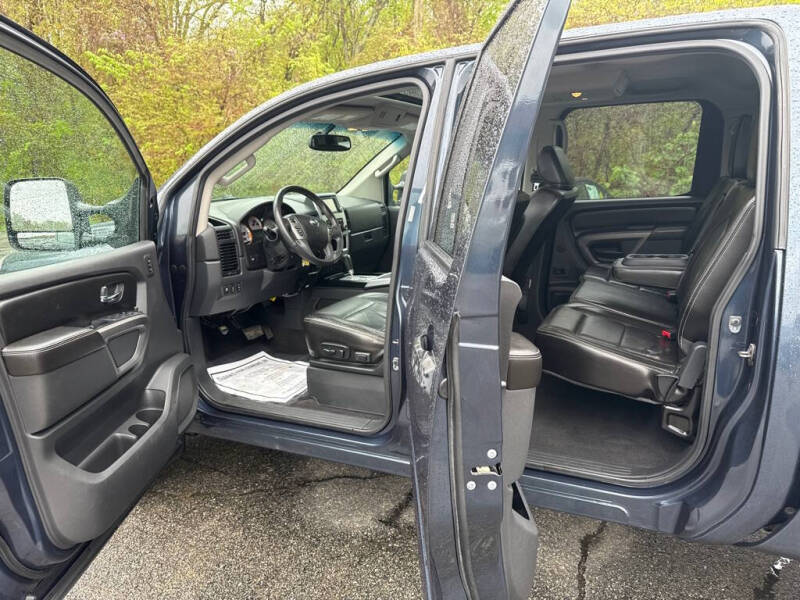 2015 Nissan Titan