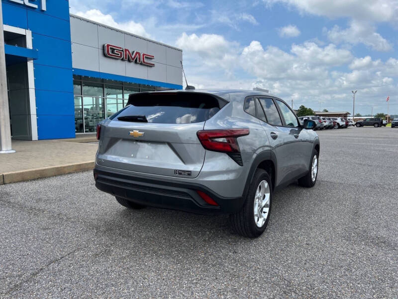 2025 Chevrolet Trax LS