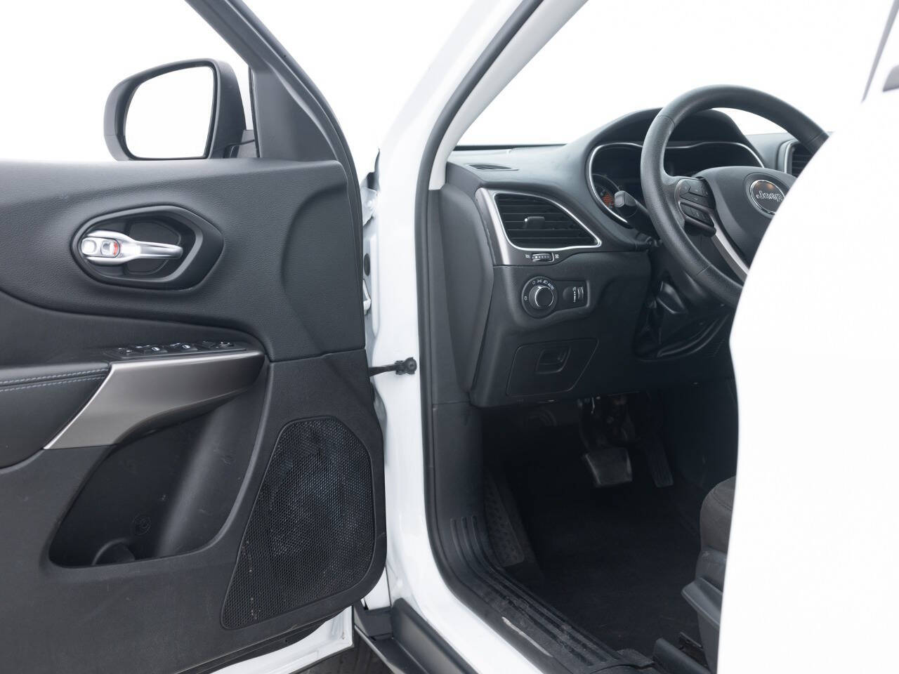 Used Car 2020 Jeep Cherokee  Latitude 4x4 4dr Suv For Sale Under $20,000 In Coal City, Illinois