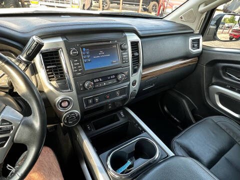 2017 Nissan Titan SL