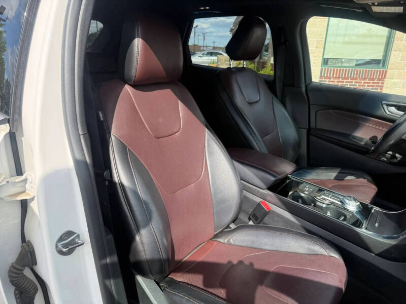 2020 Ford Edge Titanium