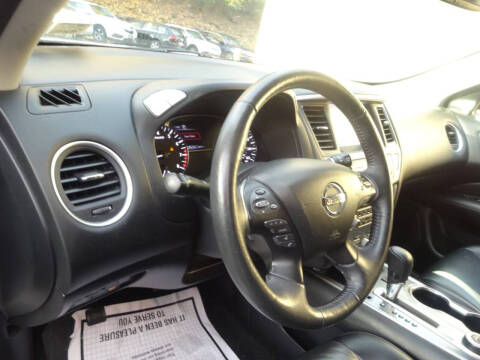 2018 Nissan Pathfinder SL