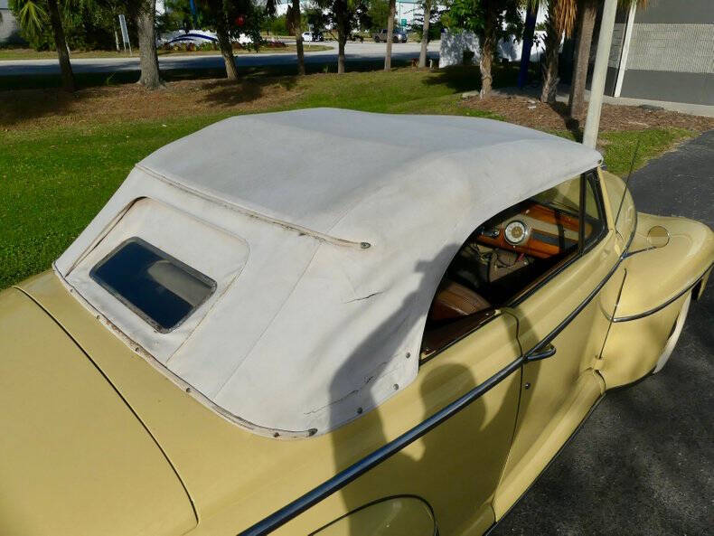 1948 Ford Super Deluxe