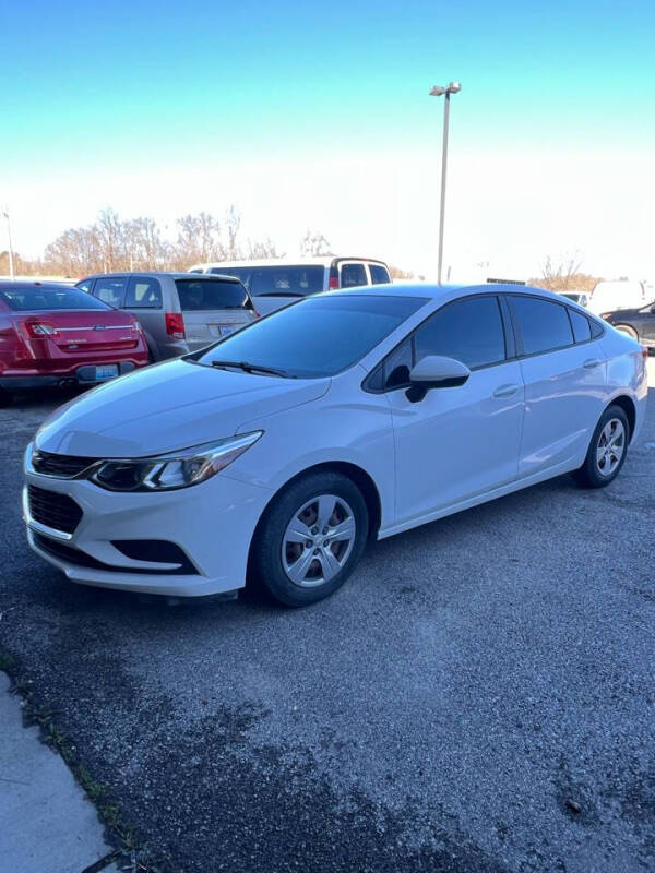 2018 Chevrolet Cruze LS photo 3