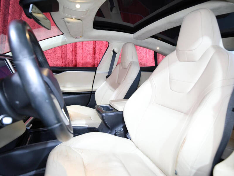2015 Tesla Model S