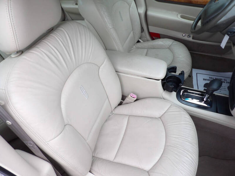 2002 Lincoln Continental